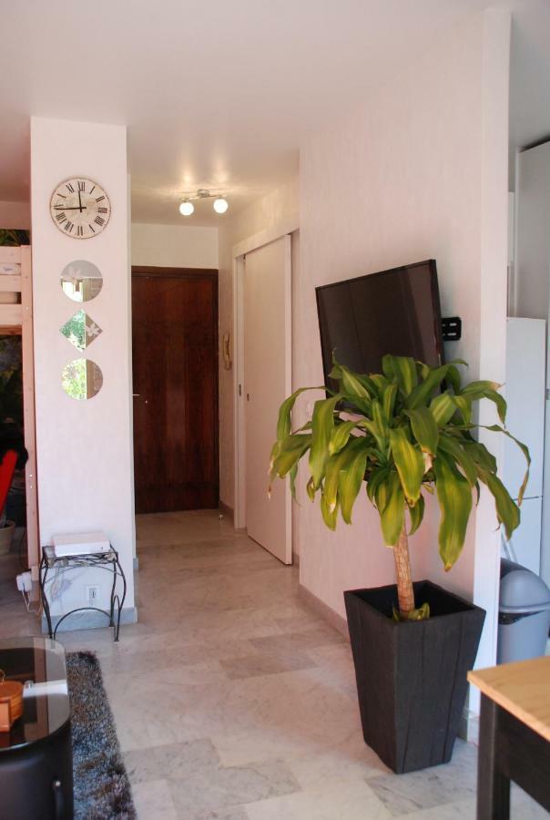 Studio - Juan Les Pins - Proximite Plages Antibes Eksteriør billede